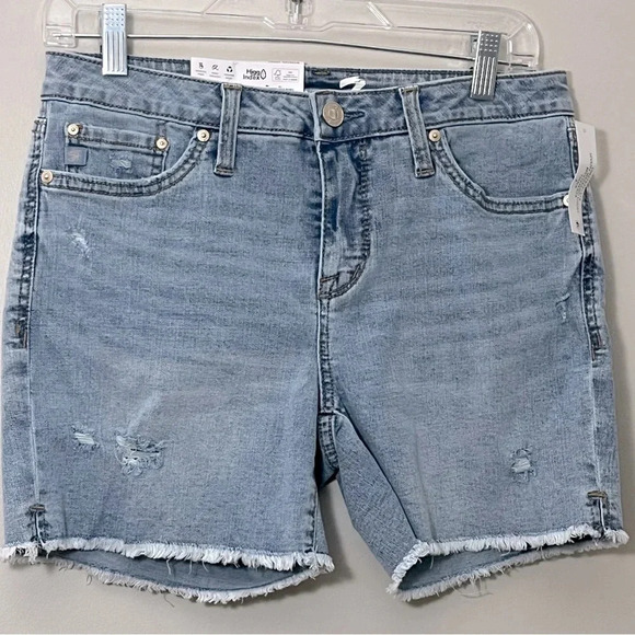 Seven7 Distressed Denim Jean Shorts Womens 4 Blue Light Wash Fray Hem NWT - Picture 1 of 10